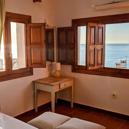 Casa Con Vistas Al Mar En El Casco Antiguo De Tatil Evi